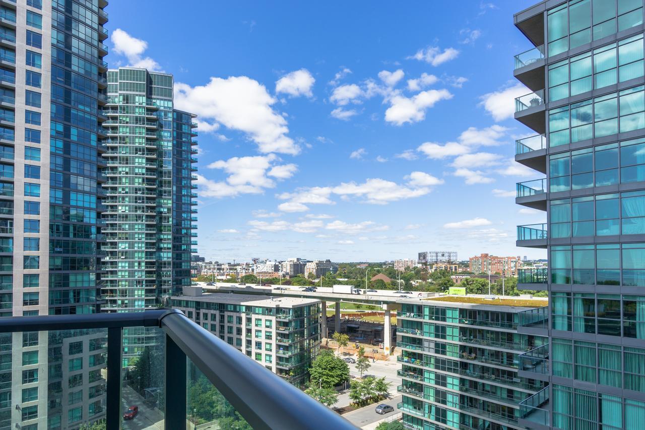 Amber Suite Toronto Exterior photo